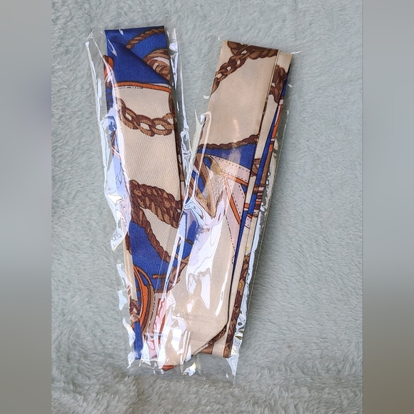 Pair Of Matching Mini Scarves - Picture 4 of 13